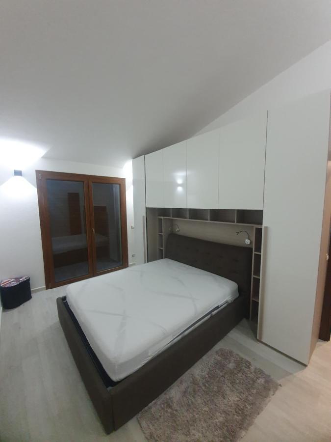 Appartamento Stangoni Badesi Exteriér fotografie