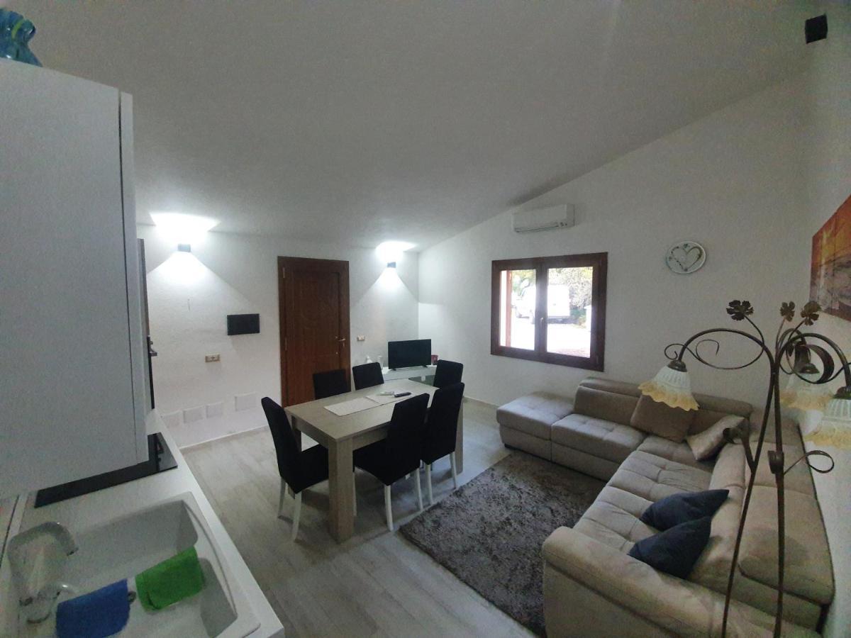 Appartamento Stangoni Badesi Exteriér fotografie